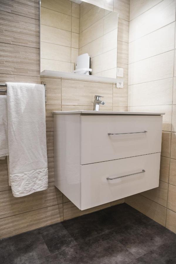Monkey 2 Salles De Bain Hypercentre 6 Pers 에페르네이 외부 사진